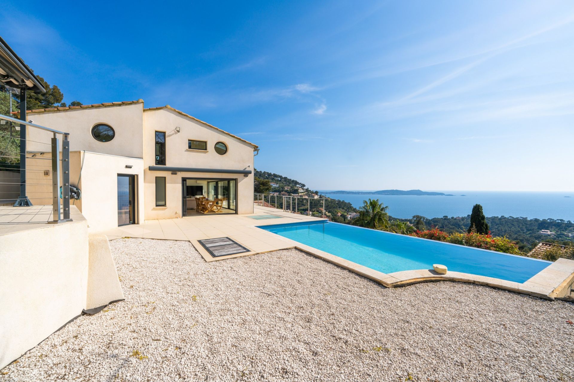 maison de luxe 9 Pièces en vente sur CARQUEIRANNE (83320)