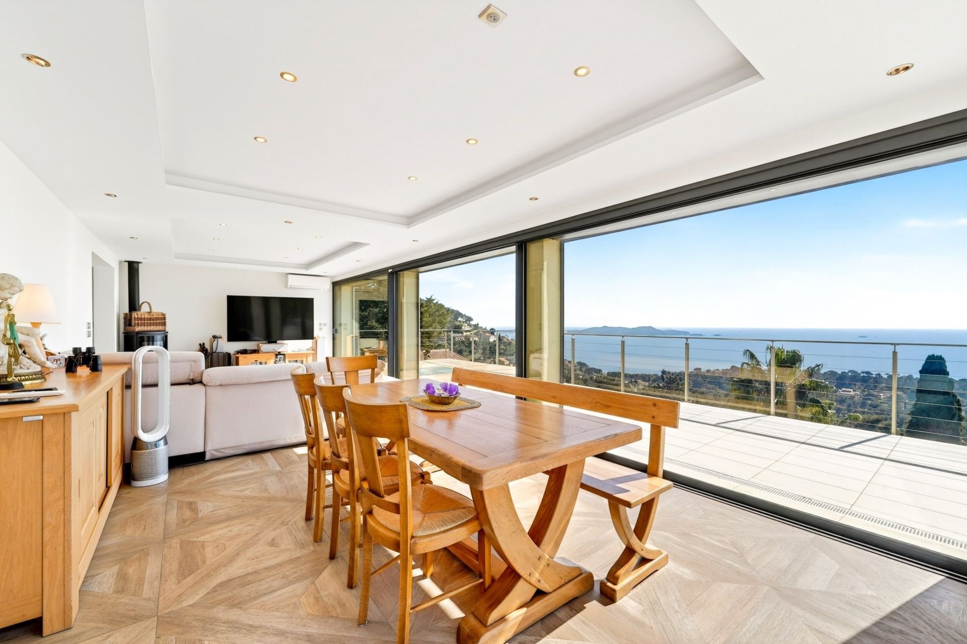 maison de luxe 9 Pièces en vente sur CARQUEIRANNE (83320)