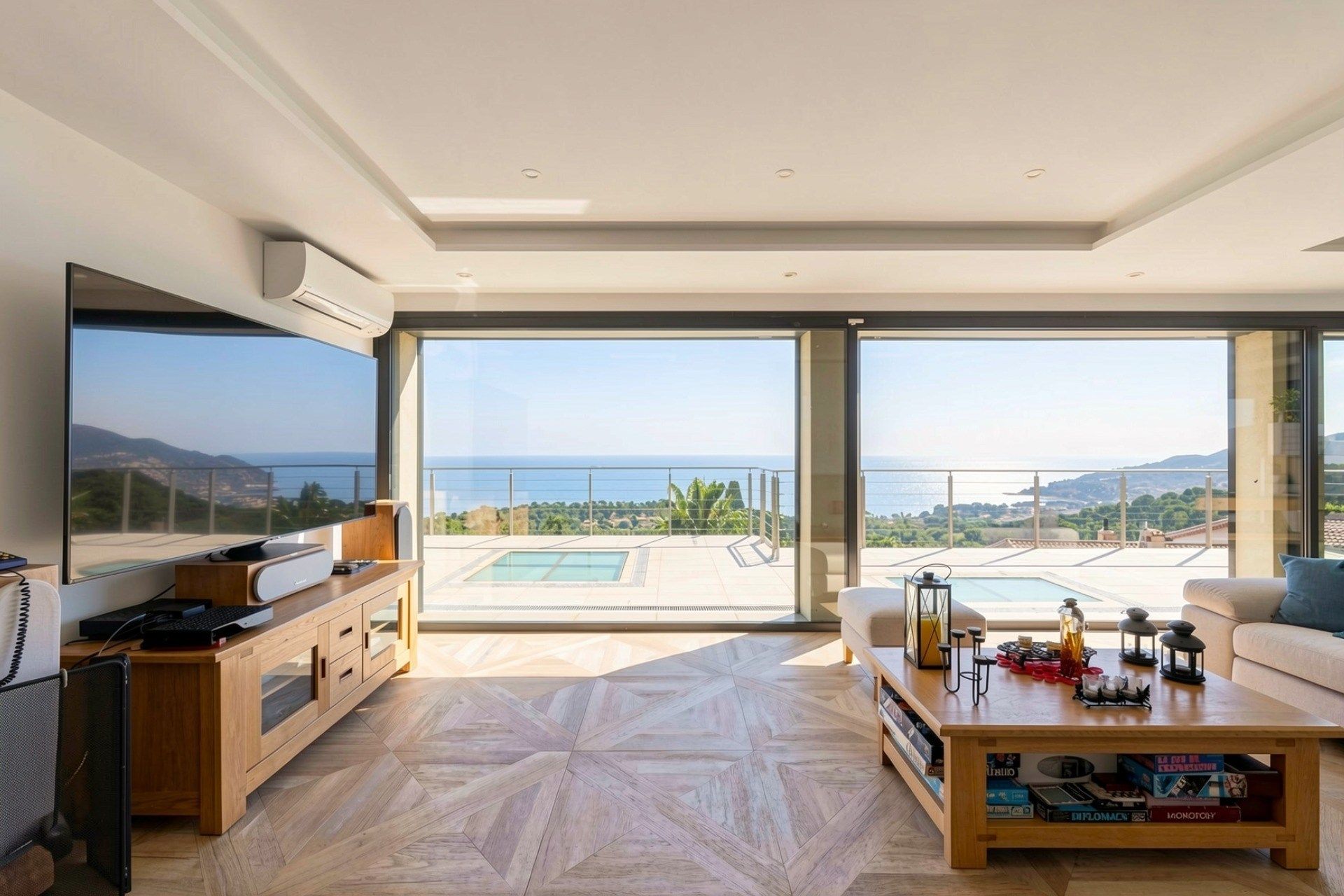 maison de luxe 9 Pièces en vente sur CARQUEIRANNE (83320)