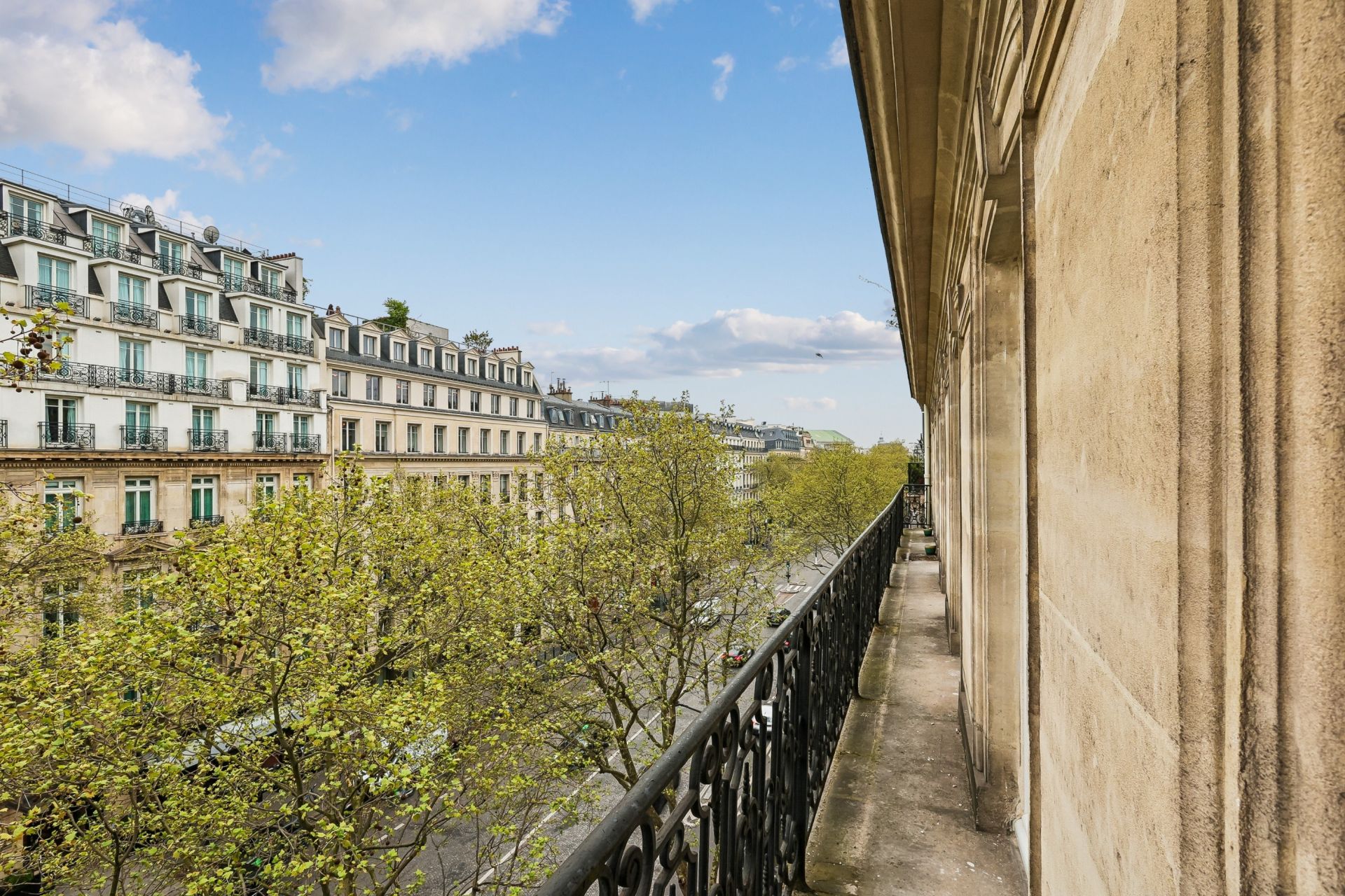 luxury apartment 6 Rooms for sale on PARIS (75008)