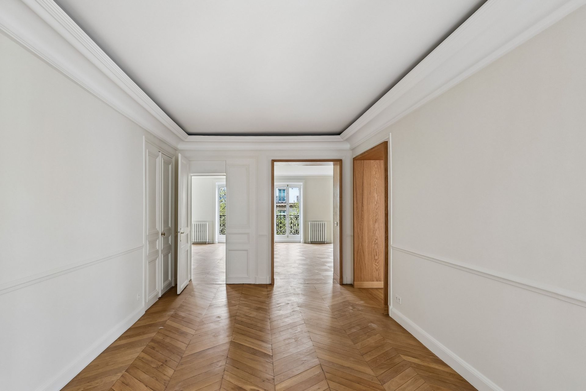 luxury apartment 6 Rooms for sale on PARIS (75008)