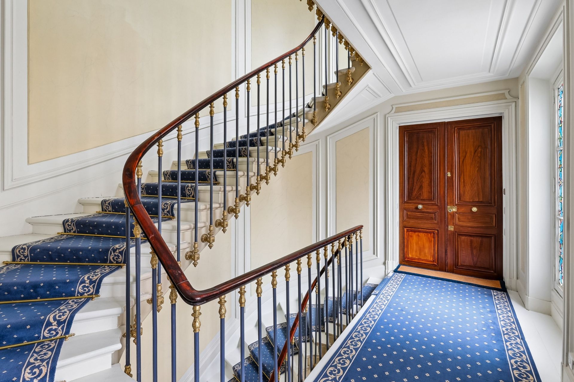 luxury apartment 6 Rooms for sale on PARIS (75008)