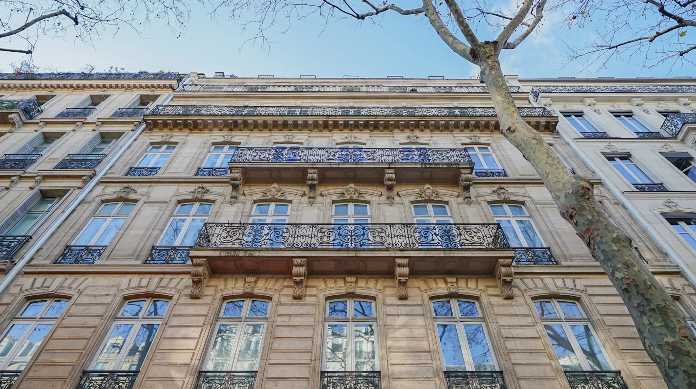 luxury apartment 6 Rooms for sale on PARIS (75008)