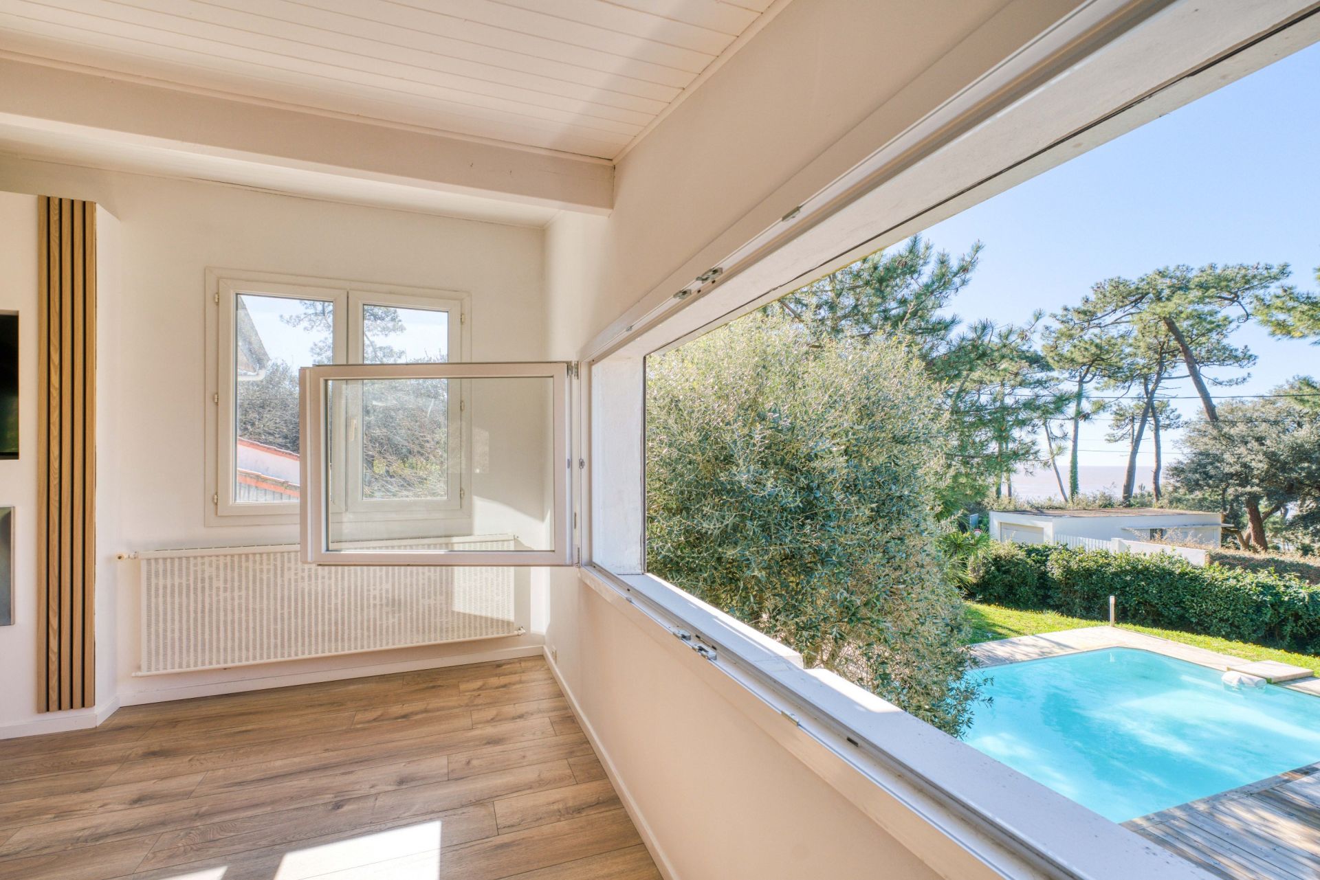 luxury house 7 Rooms for sale on ST PALAIS SUR MER (17420)
