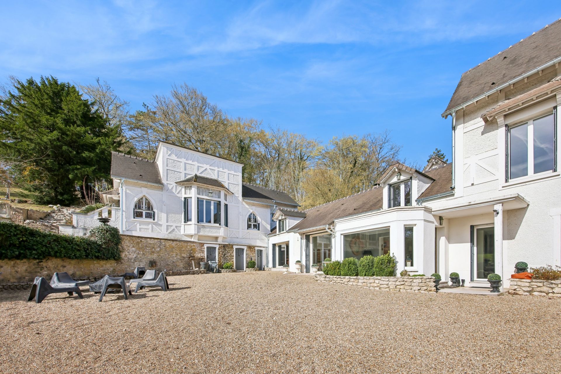 luxury house 11 Rooms for sale on SEPTEUIL (78790)