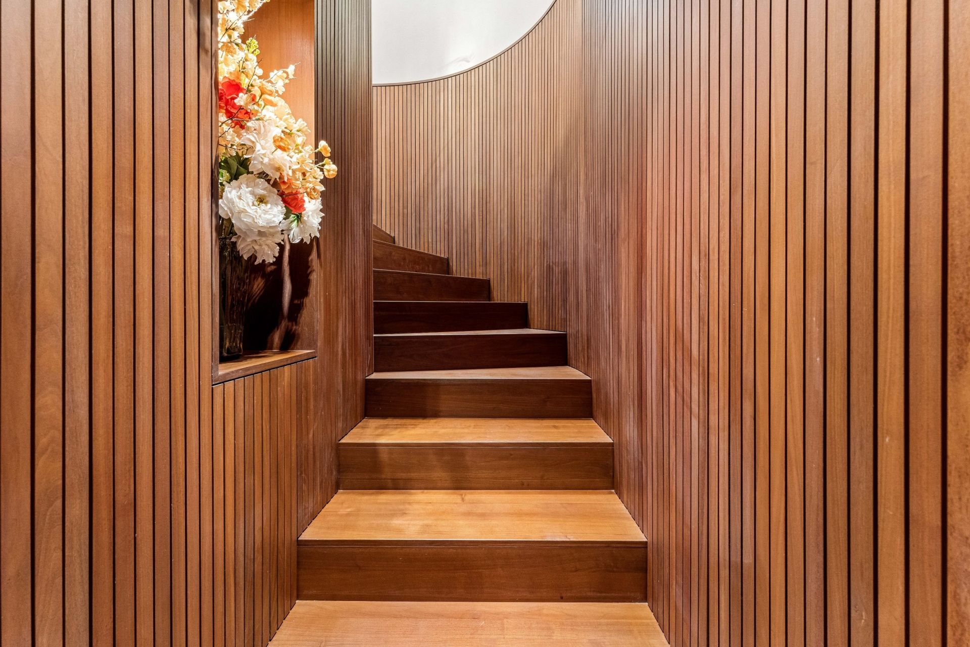 luxury apartment 6 Rooms for sale on PARIS (75016)