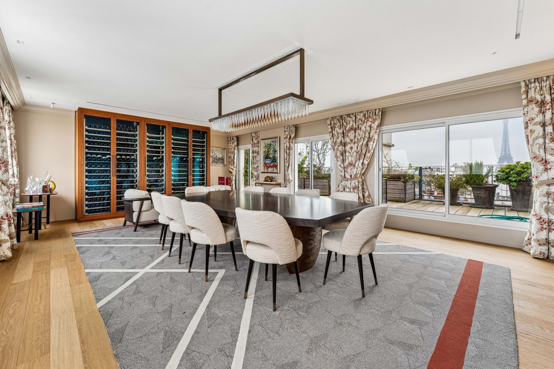 luxury apartment 6 Rooms for sale on PARIS (75016)