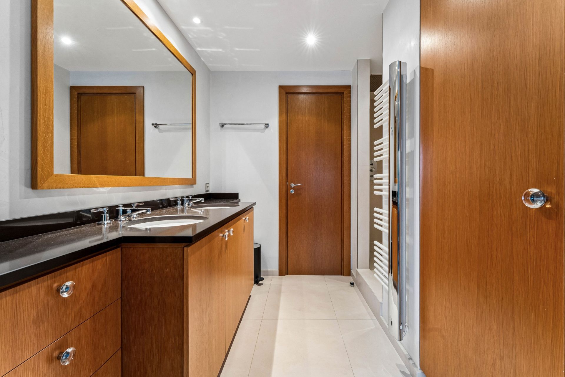 luxury apartment 6 Rooms for sale on PARIS (75016)