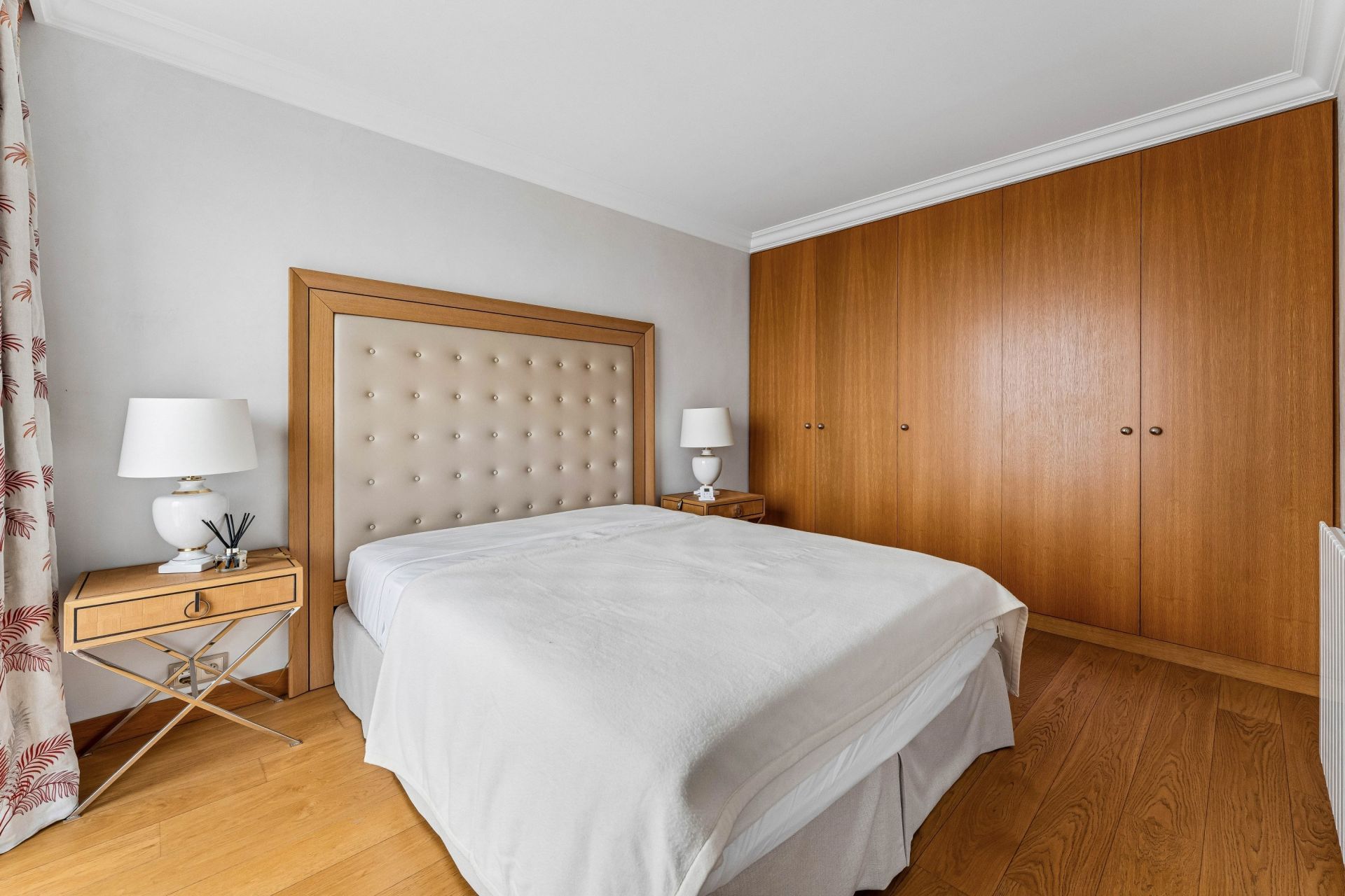 luxury apartment 6 Rooms for sale on PARIS (75016)