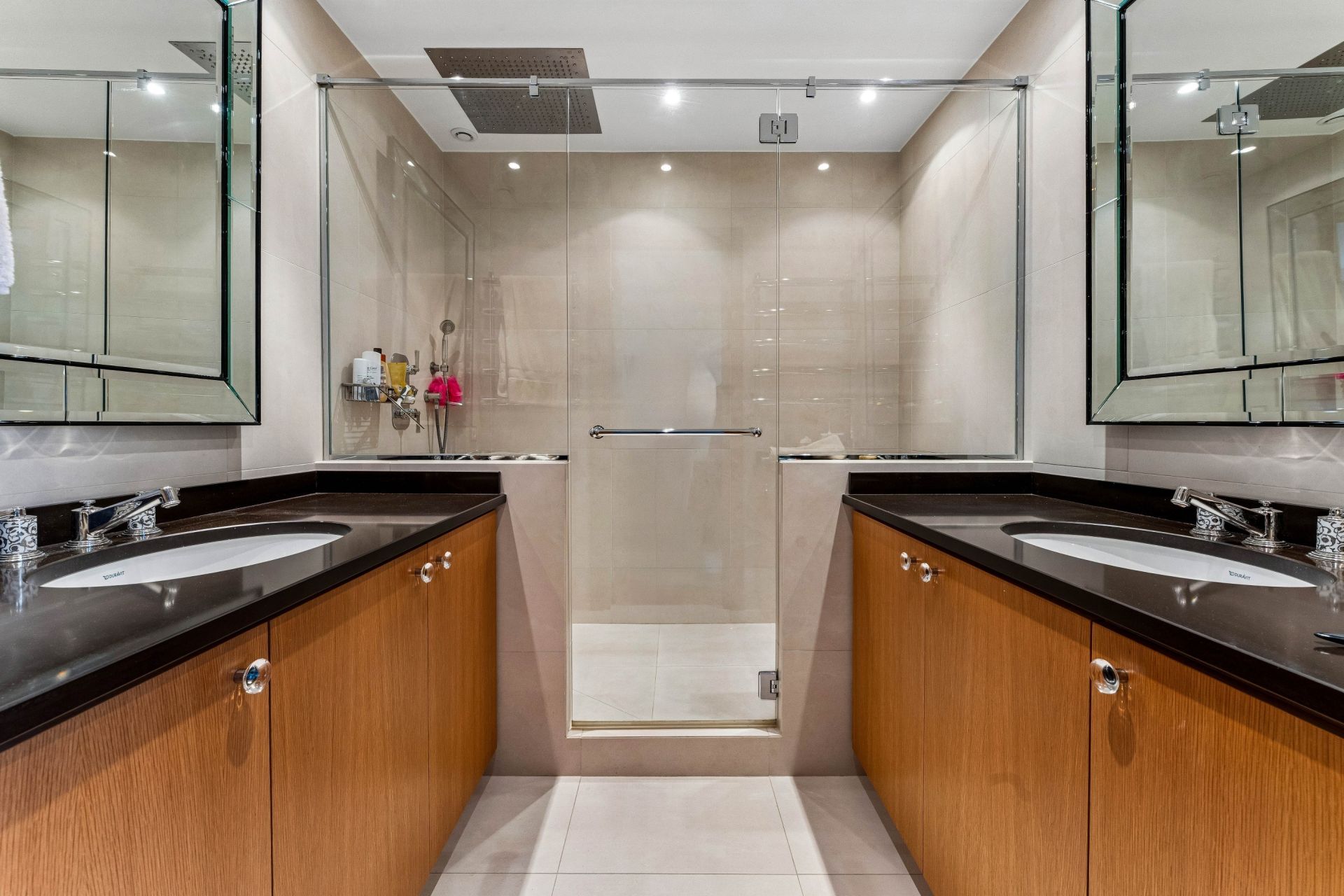 luxury apartment 6 Rooms for sale on PARIS (75016)