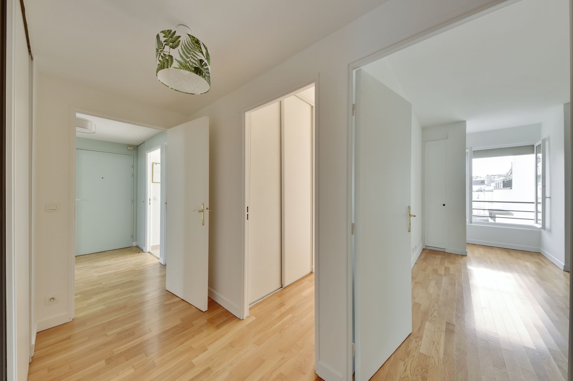 luxury apartment 4 Rooms for rent on PARIS (75009)