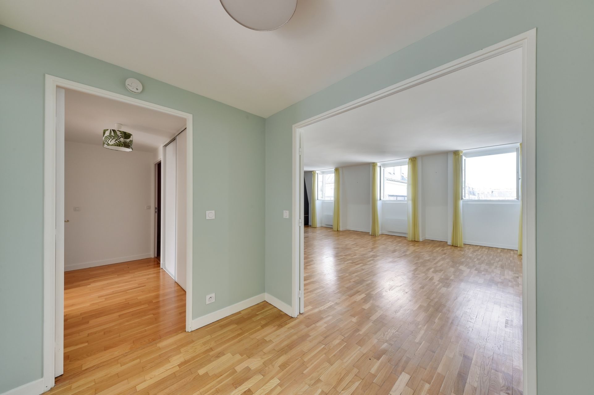luxury apartment 4 Rooms for rent on PARIS (75009)