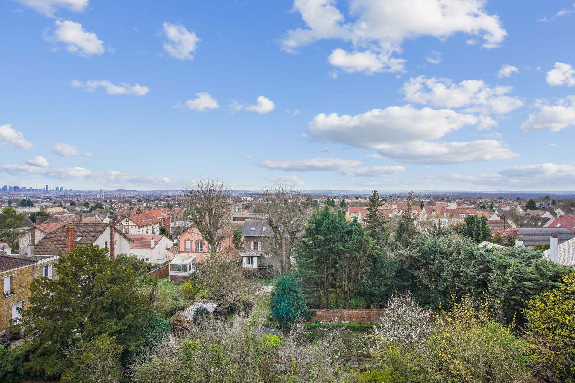 luxury apartment 4 Rooms for sale on CORMEILLES EN PARISIS (95240)