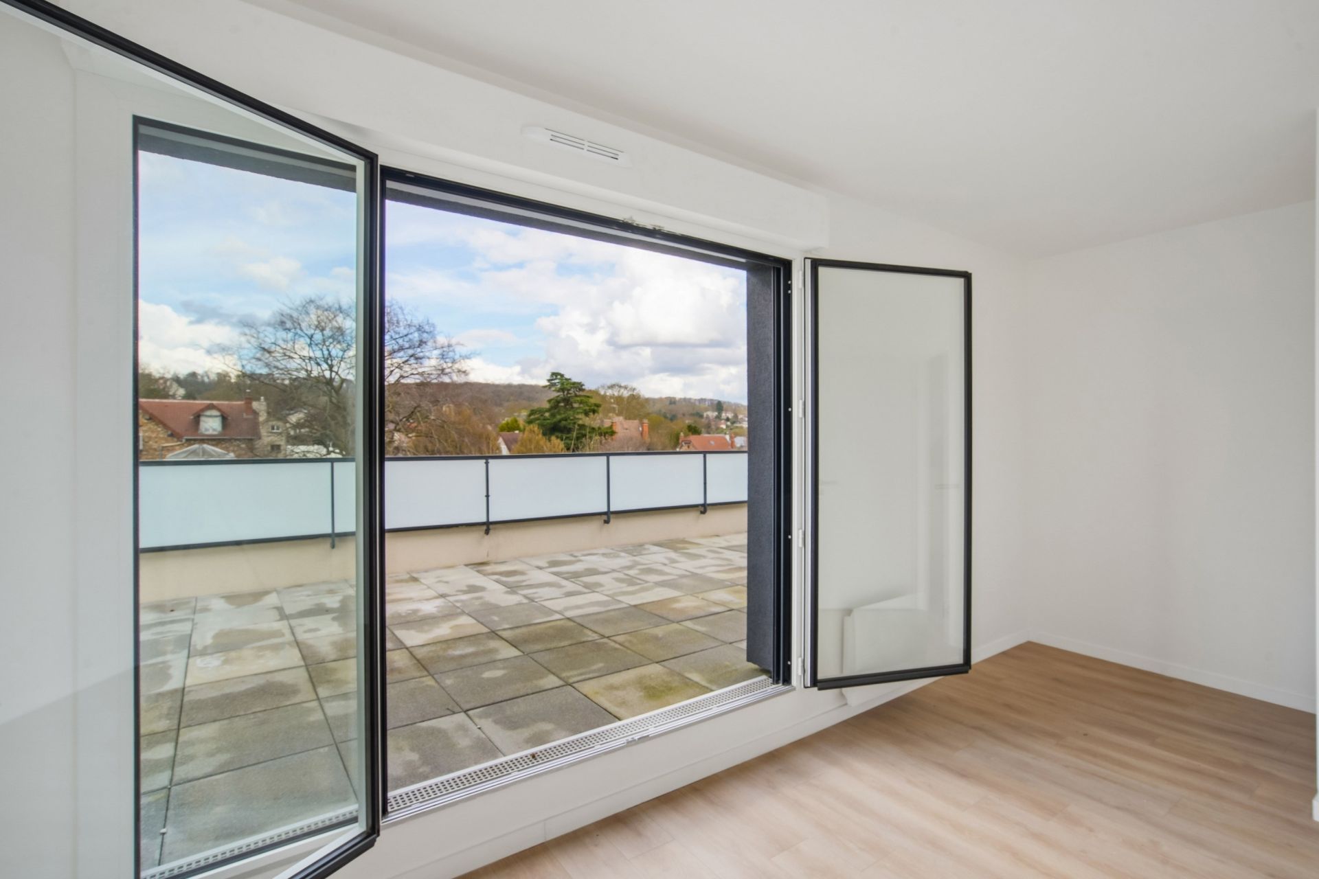 luxury apartment 4 Rooms for sale on CORMEILLES EN PARISIS (95240)
