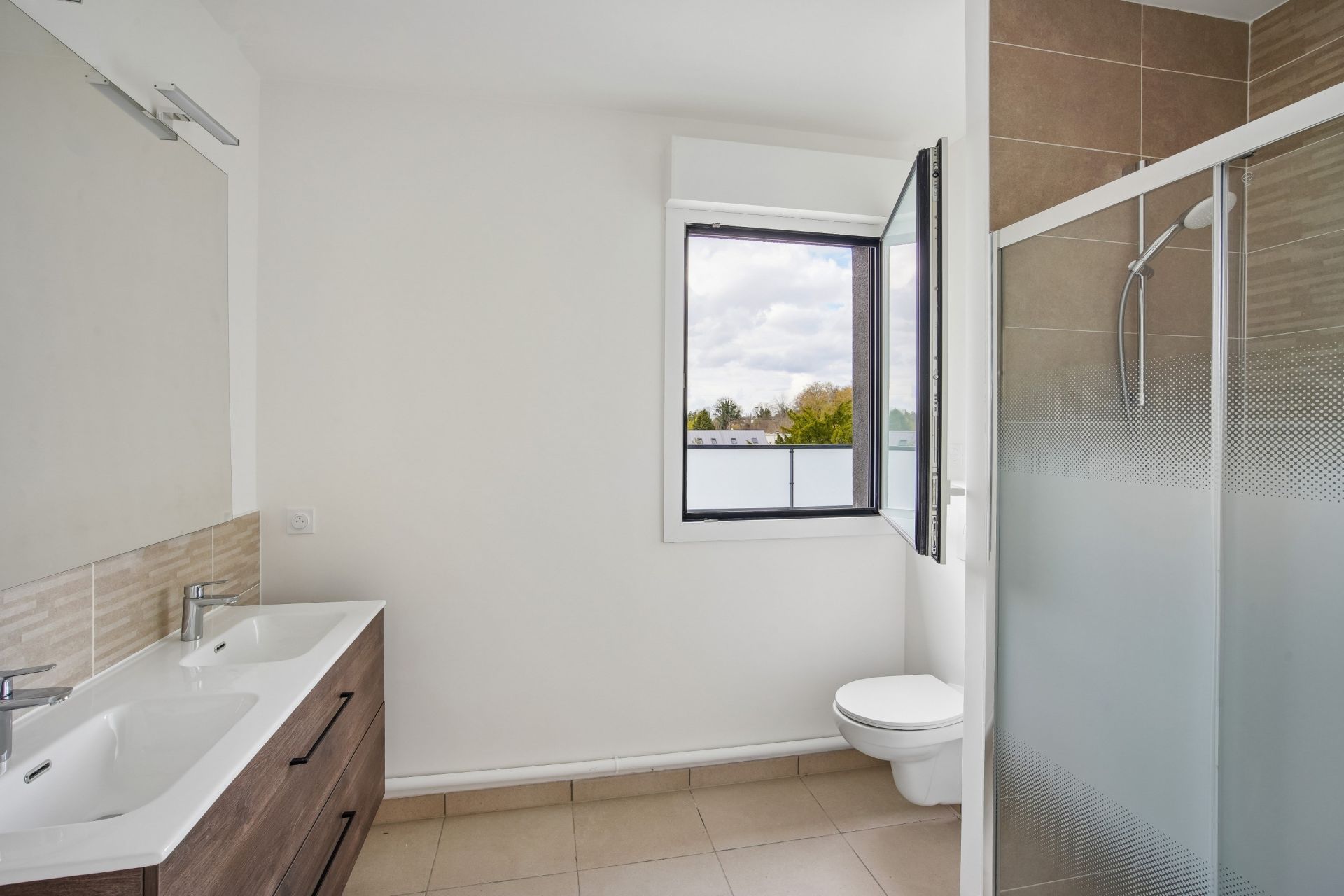 luxury apartment 4 Rooms for sale on CORMEILLES EN PARISIS (95240)