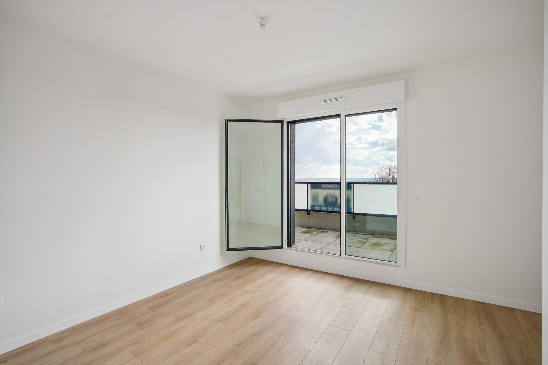 luxury apartment 4 Rooms for sale on CORMEILLES EN PARISIS (95240)
