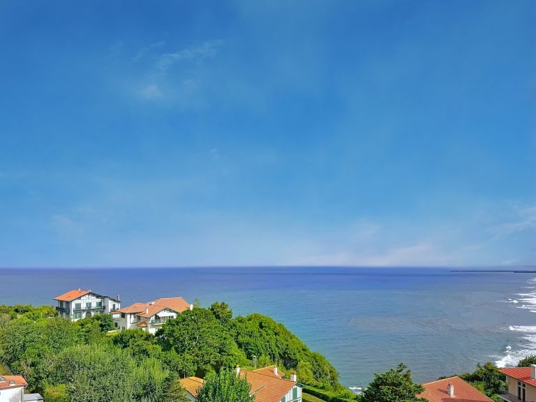 luxury apartment 2 Rooms for sale on BIARRITZ (64200)