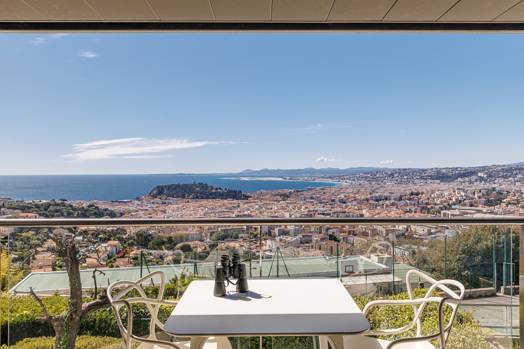 luxury apartment 4 Rooms for sale on NICE (06000)
