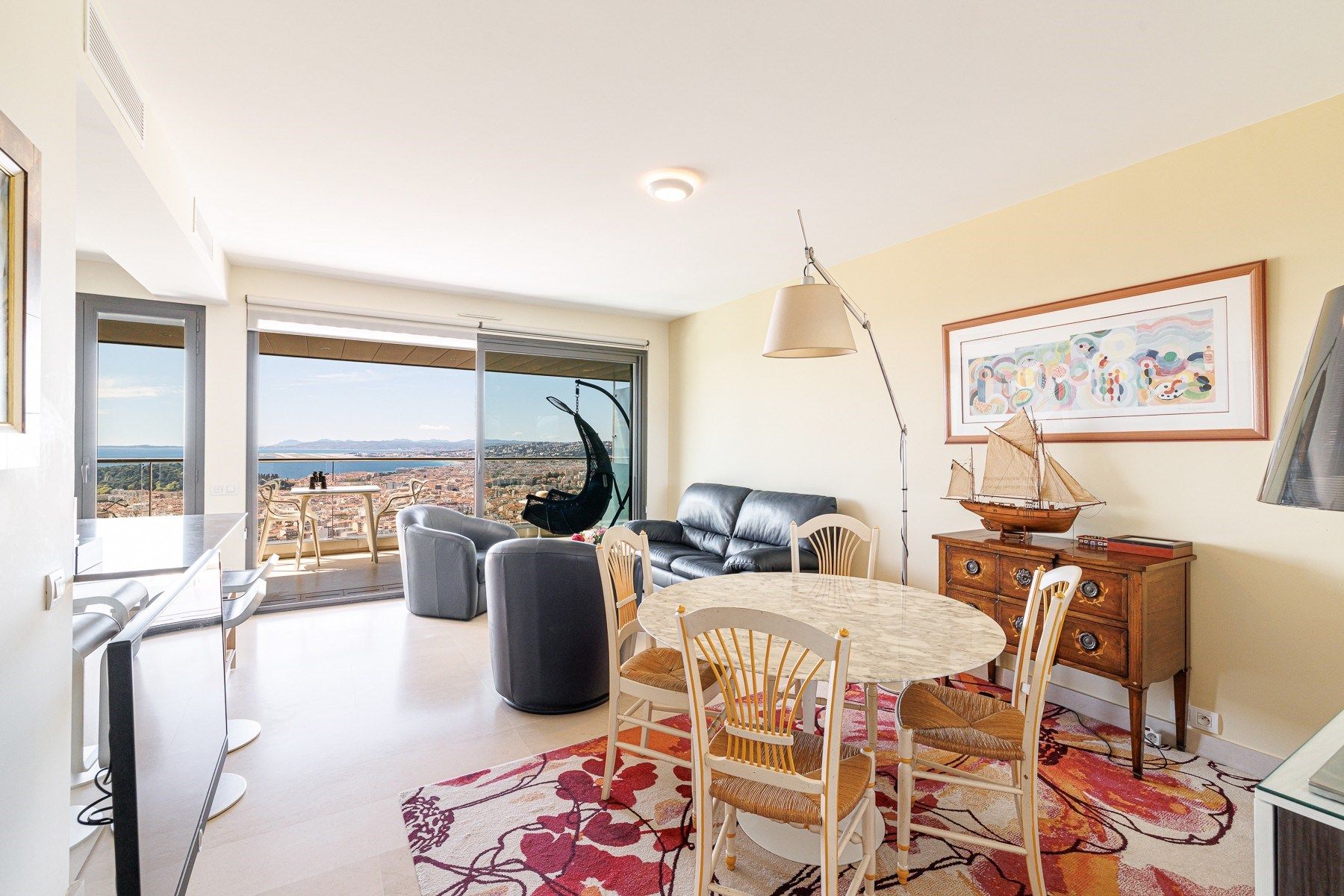 luxury apartment 4 Rooms for sale on NICE (06000)