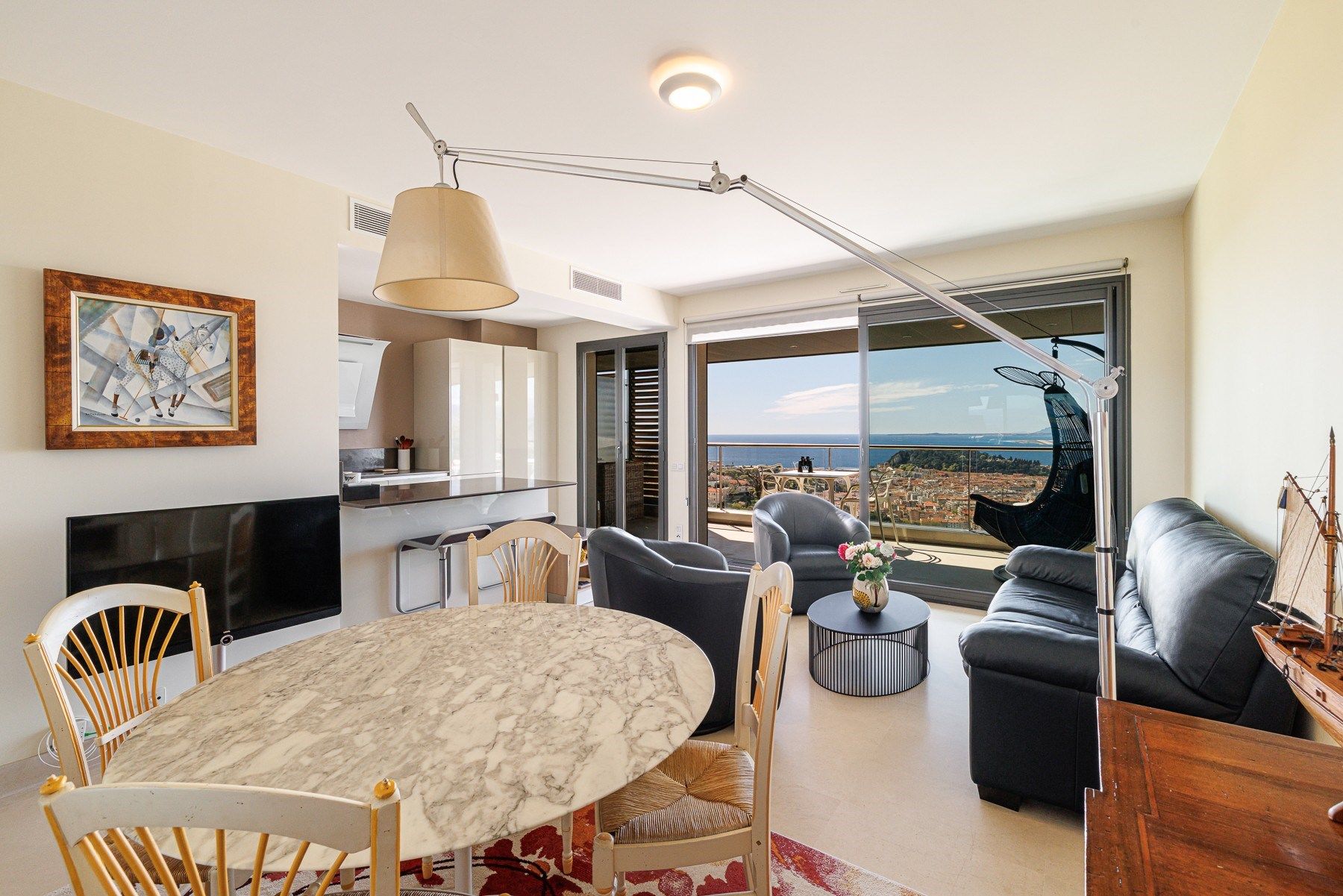 luxury apartment 4 Rooms for sale on NICE (06000)