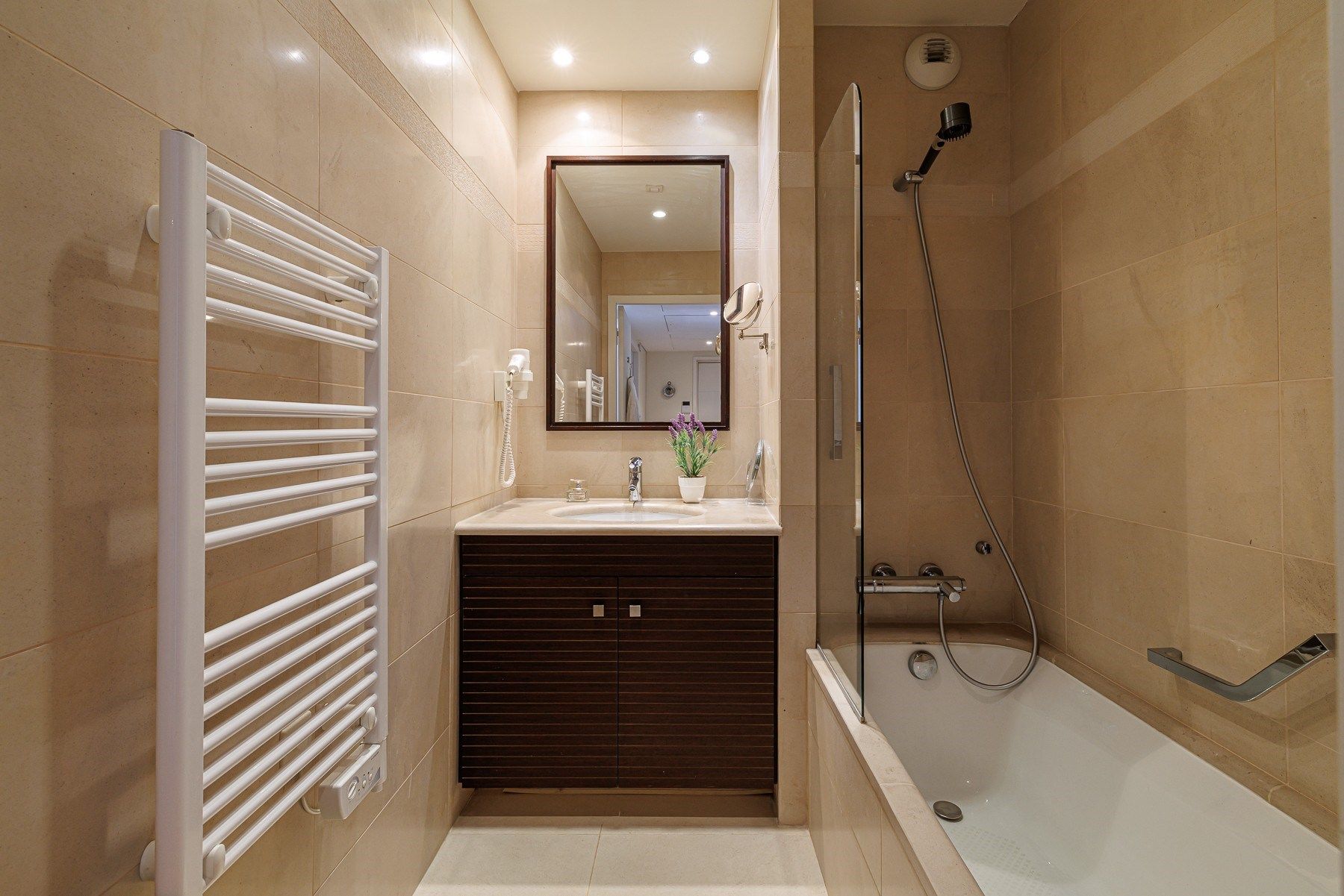 luxury apartment 4 Rooms for sale on NICE (06000)