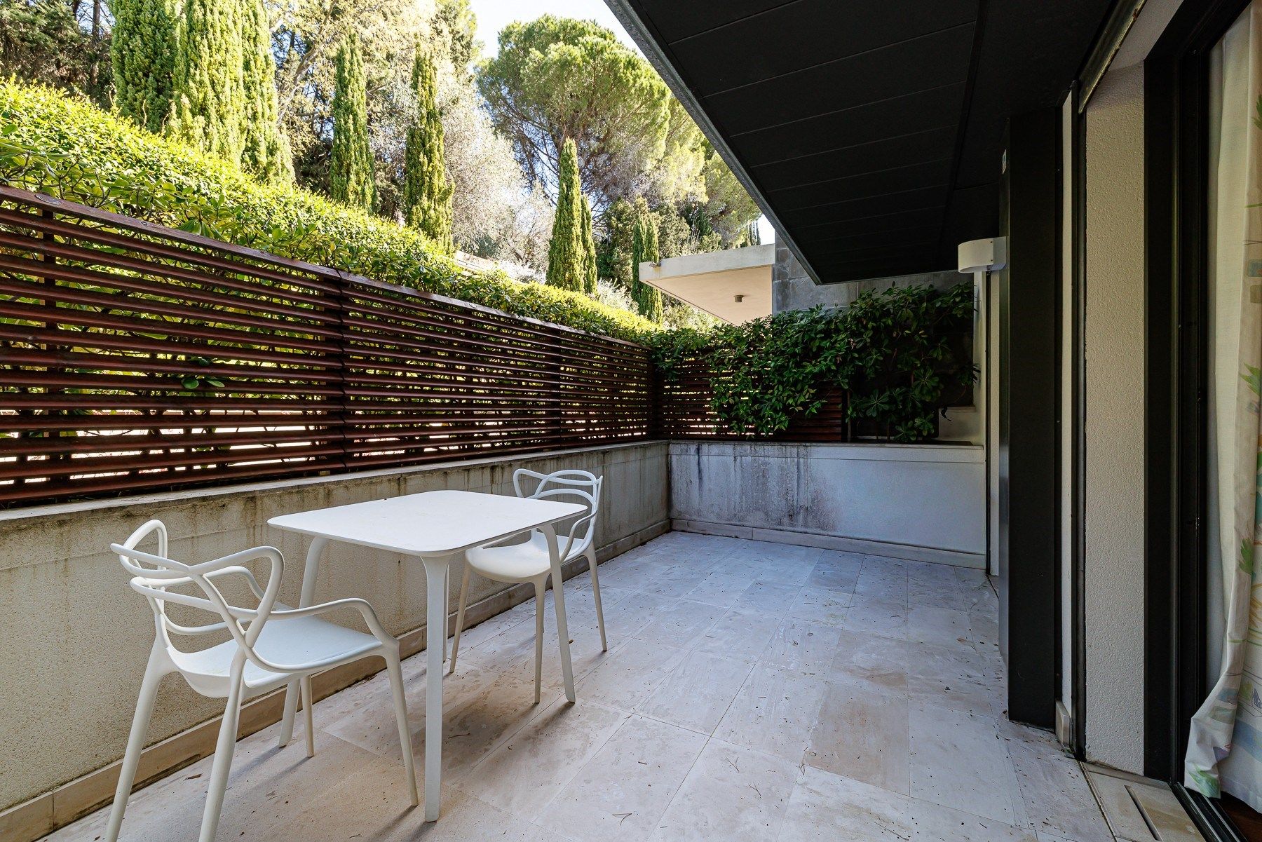 luxury apartment 4 Rooms for sale on NICE (06000)