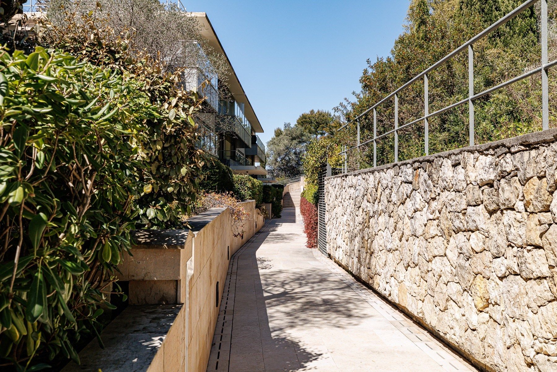 luxury apartment 4 Rooms for sale on NICE (06000)