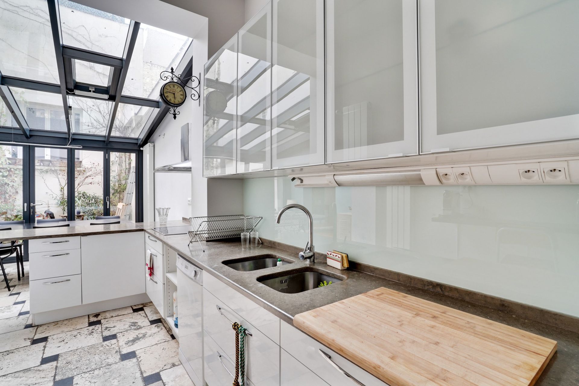 luxury apartment 6 Rooms for sale on PARIS (75017)