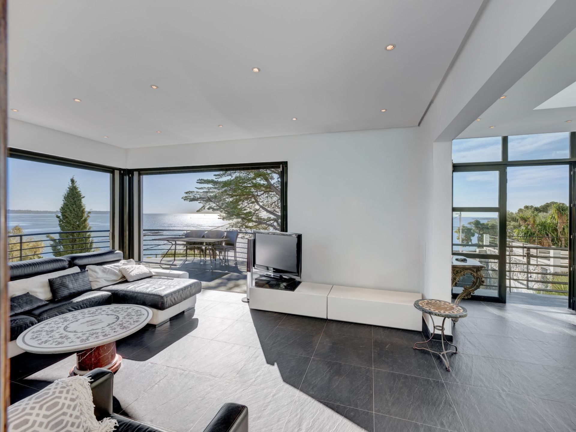 maison contemporaine 8 Pièces en vente sur CANNES (06400)