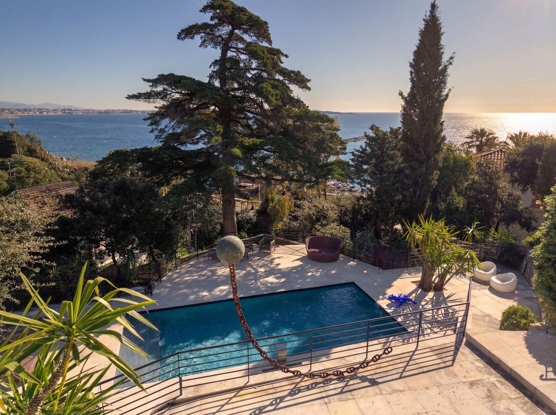 maison contemporaine 8 Pièces en vente sur CANNES (06400)