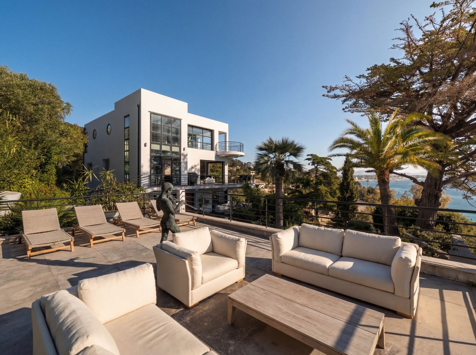 maison contemporaine 8 Pièces en vente sur CANNES (06400)