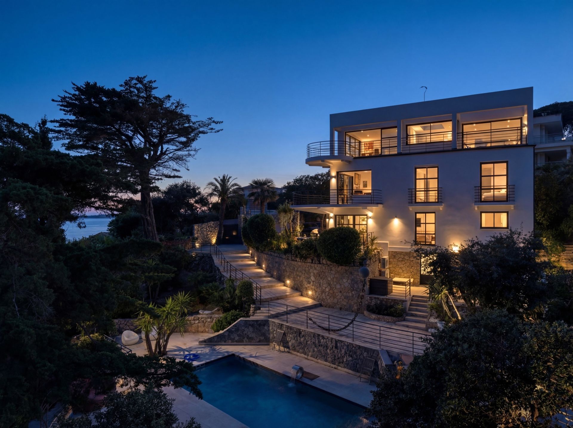 maison contemporaine 8 Pièces en vente sur CANNES (06400)