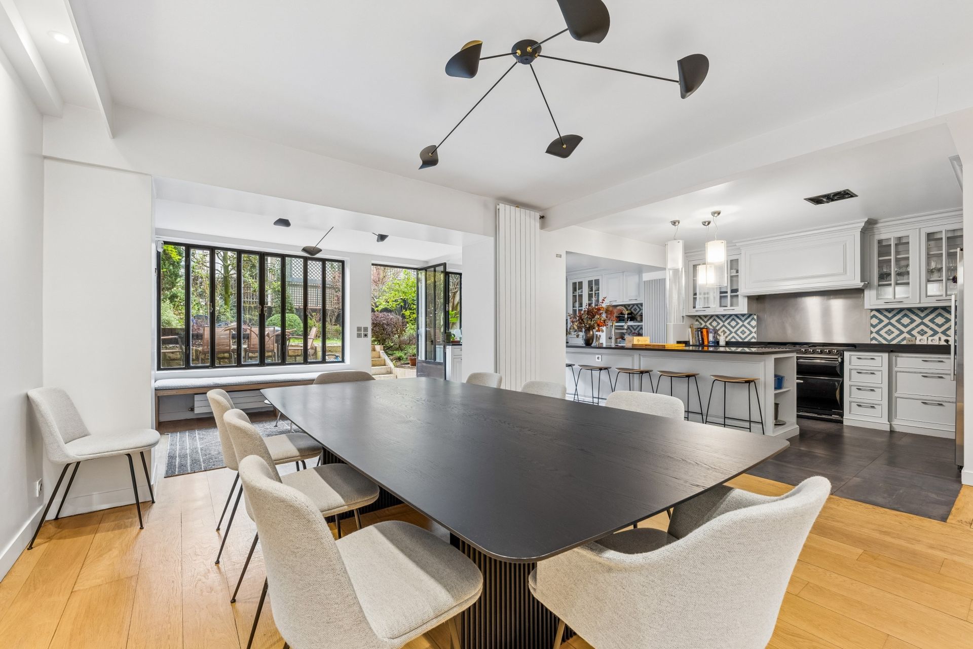 hôtel particulier 8 Pièces en vente sur PARIS (75116)