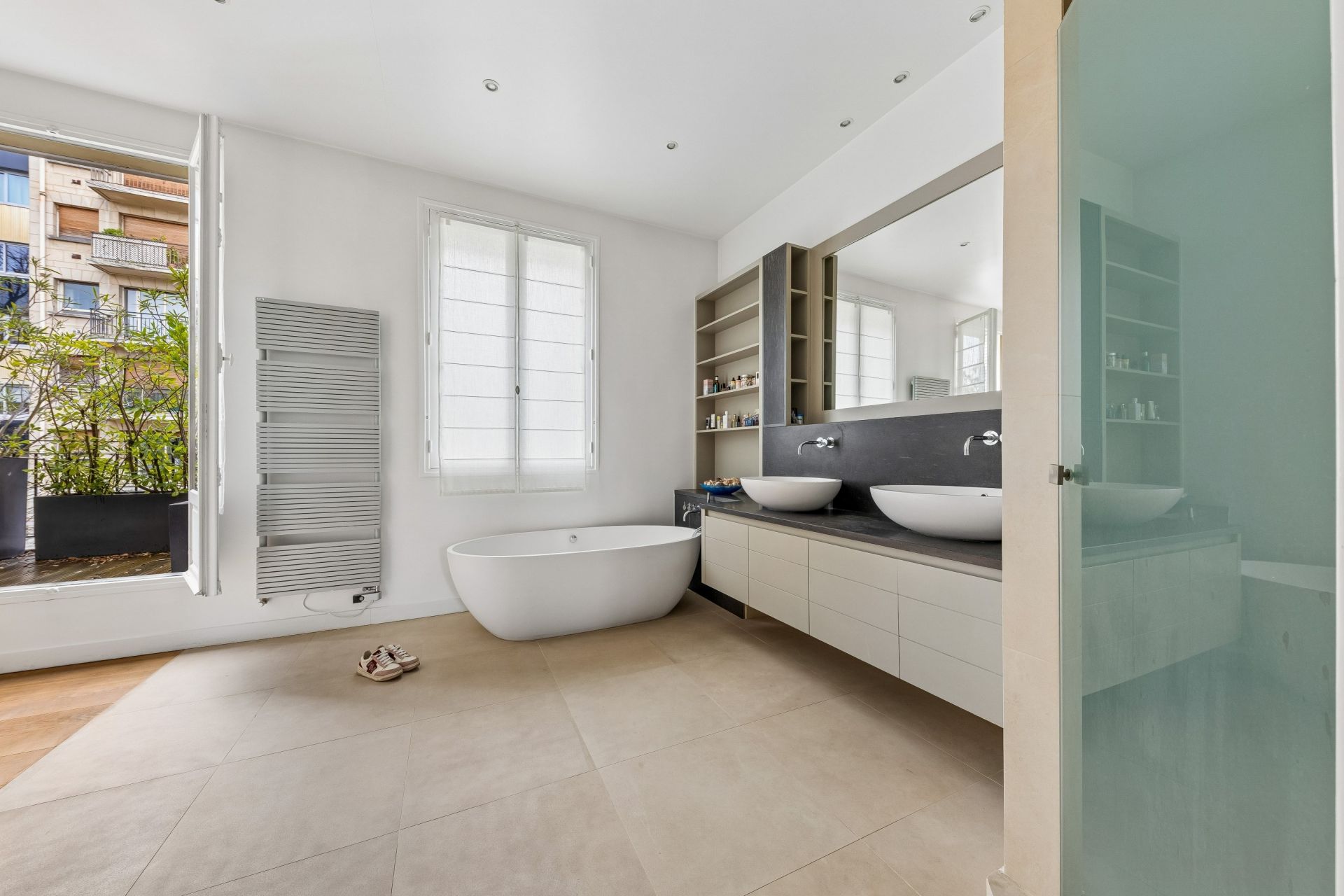 hôtel particulier 8 Pièces en vente sur PARIS (75116)