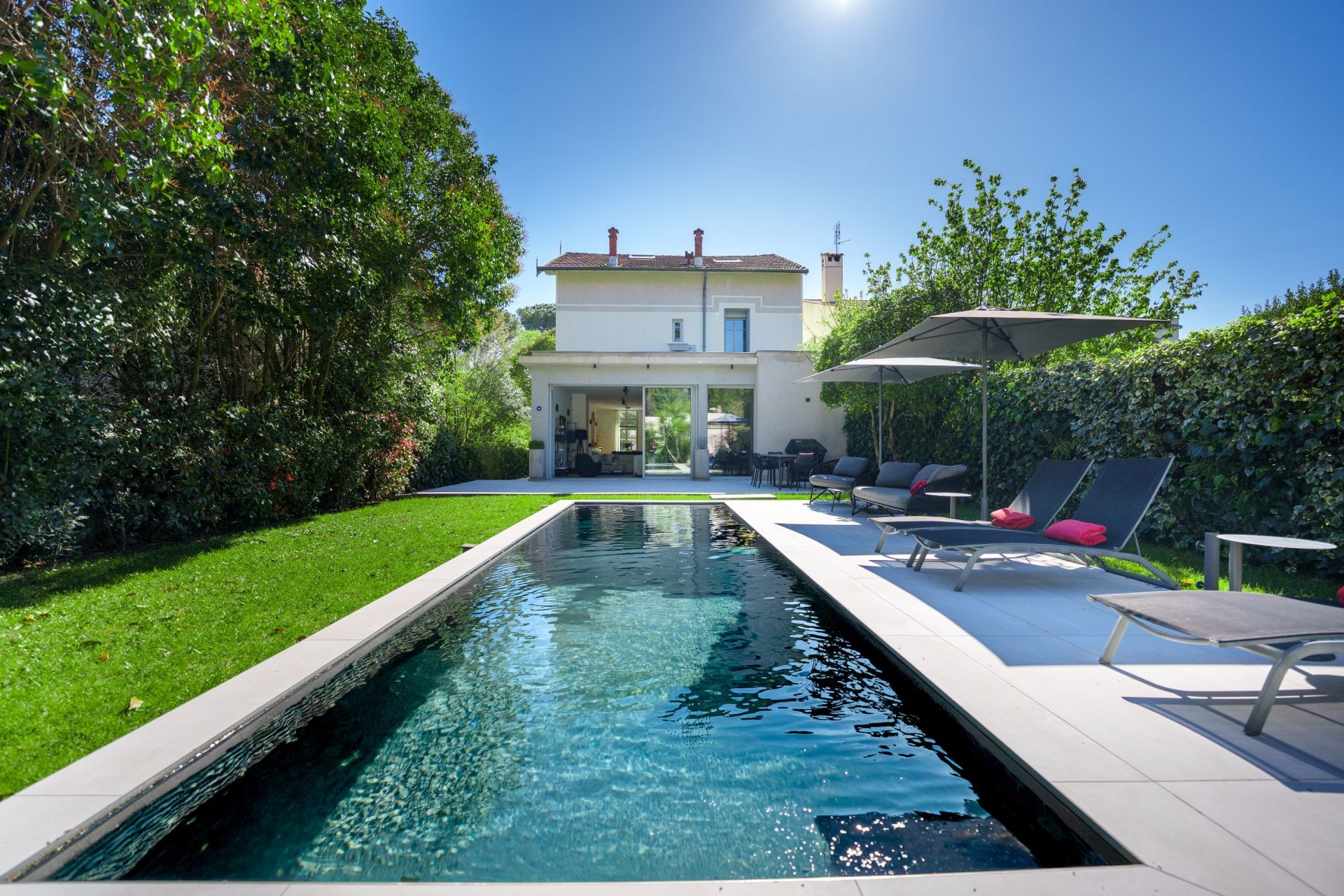 luxury house 9 Rooms for sale on MONTPELLIER (34000)