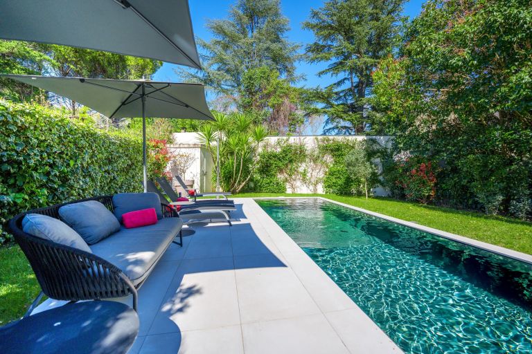 luxury house 9 Rooms for sale on MONTPELLIER (34000)