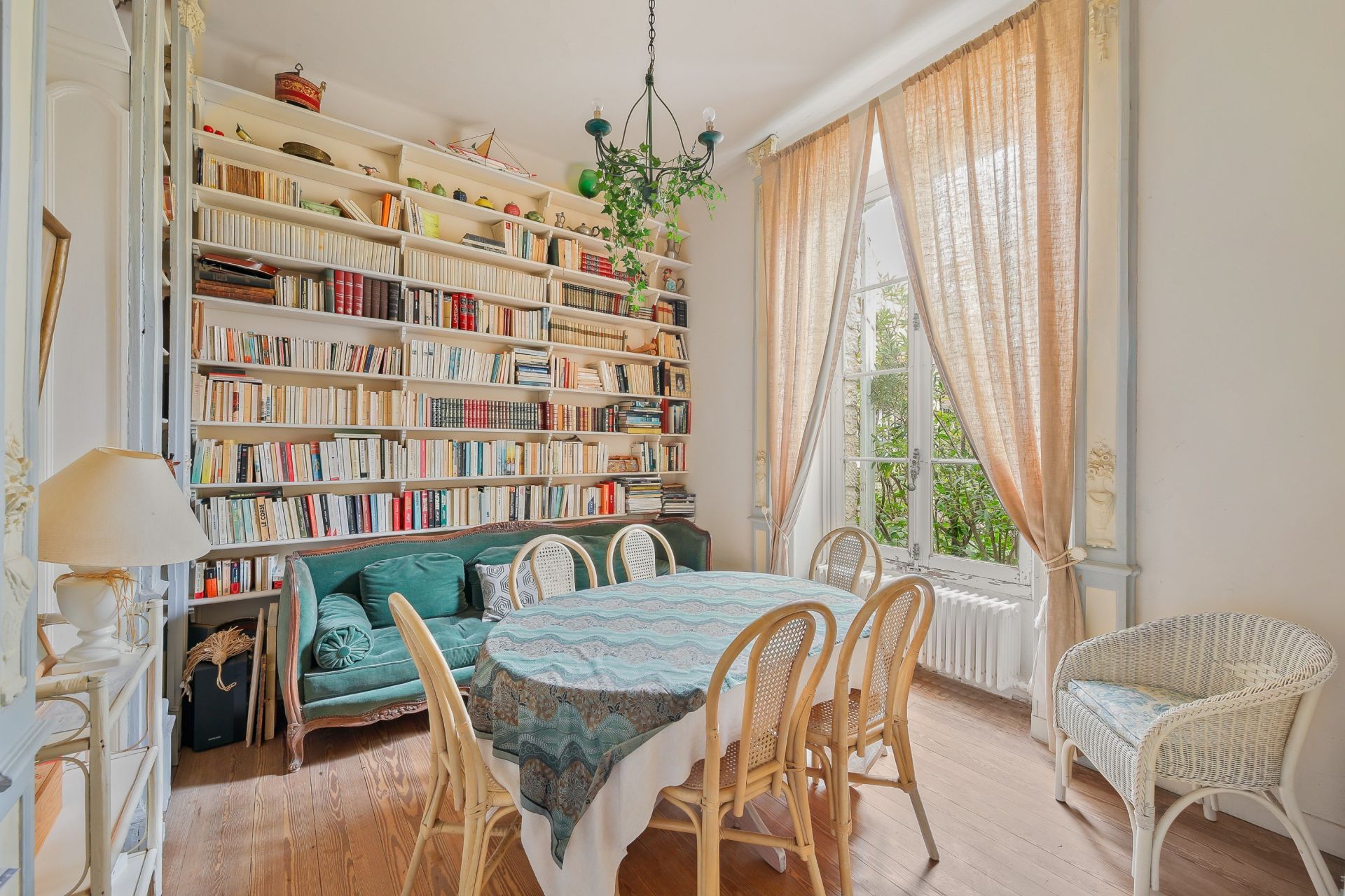 luxury house 7 Rooms for sale on BANDOL (83150)