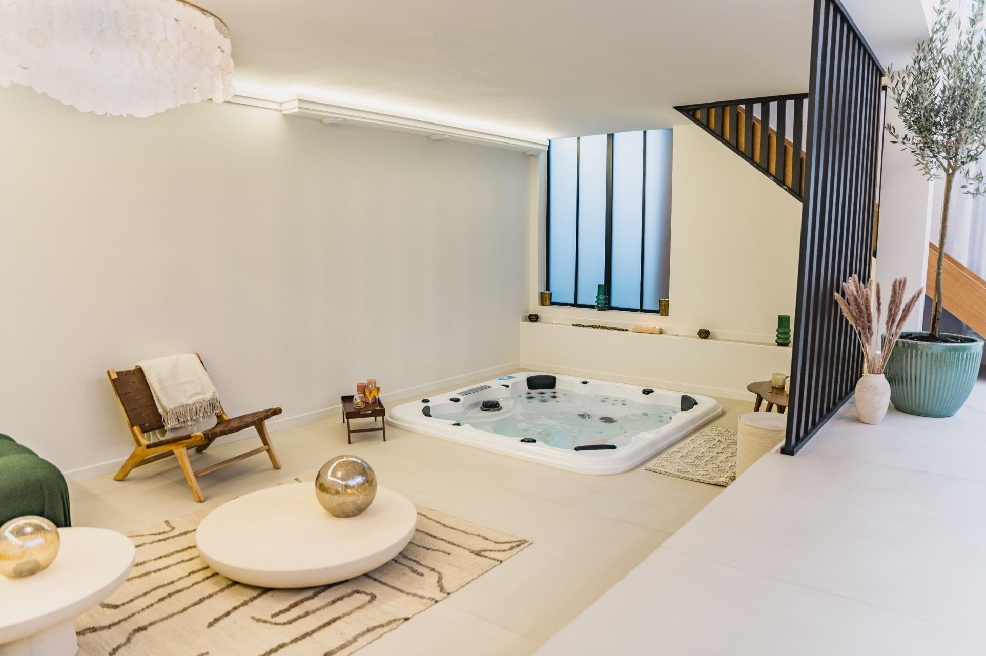 luxury apartment 5 Rooms for sale on PARIS (75018)