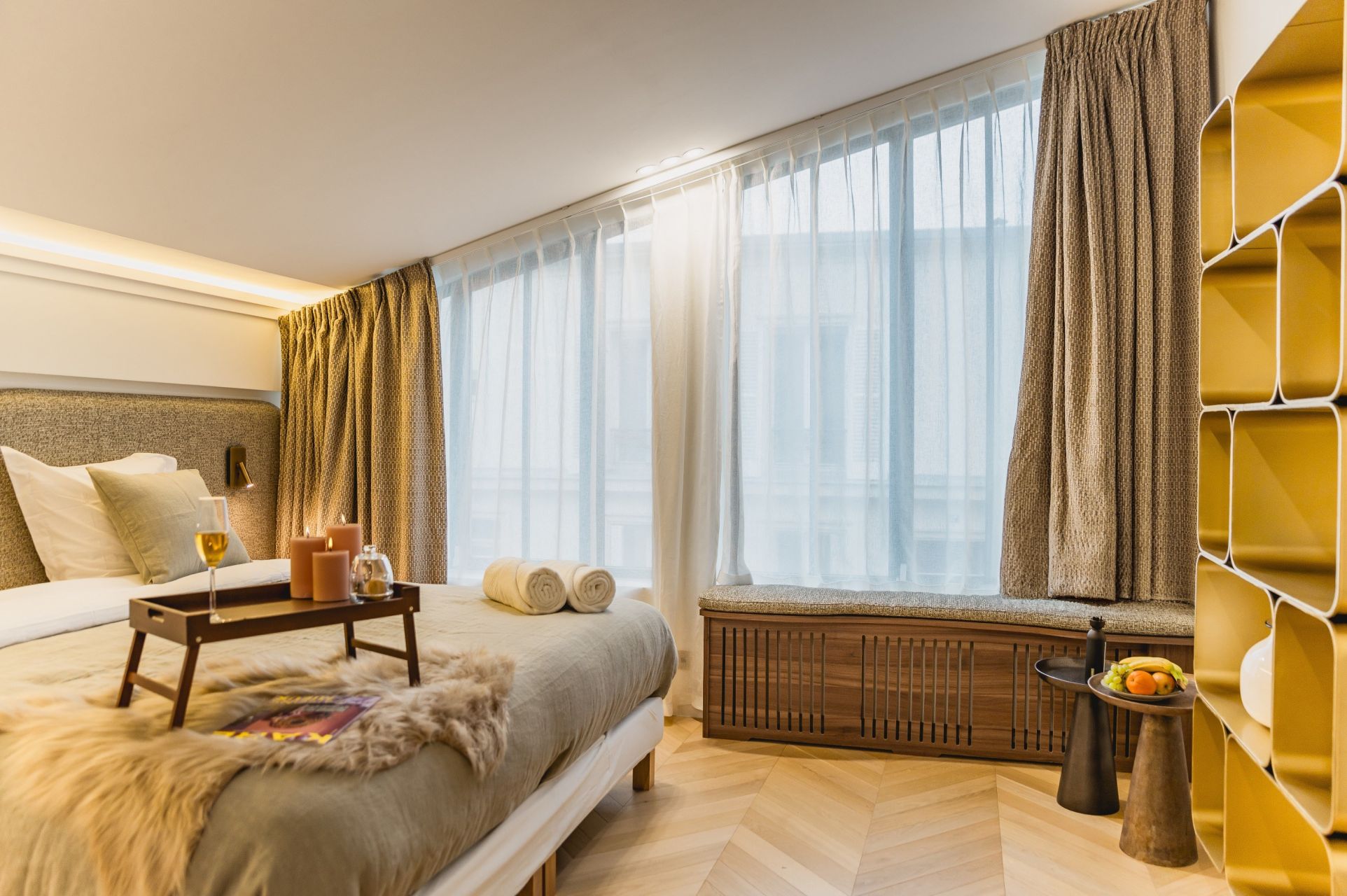 luxury apartment 5 Rooms for sale on PARIS (75018)