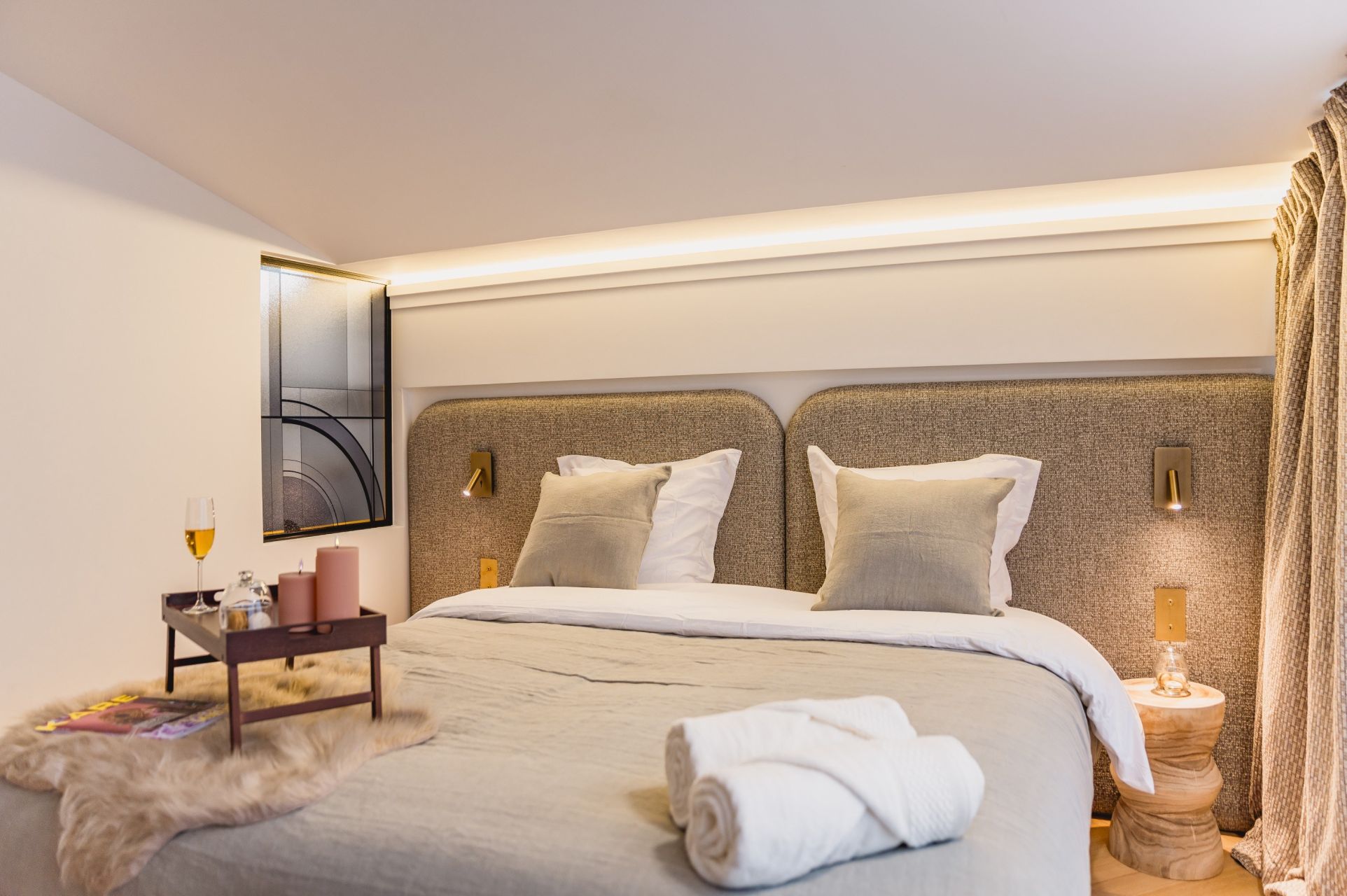 luxury apartment 5 Rooms for sale on PARIS (75018)