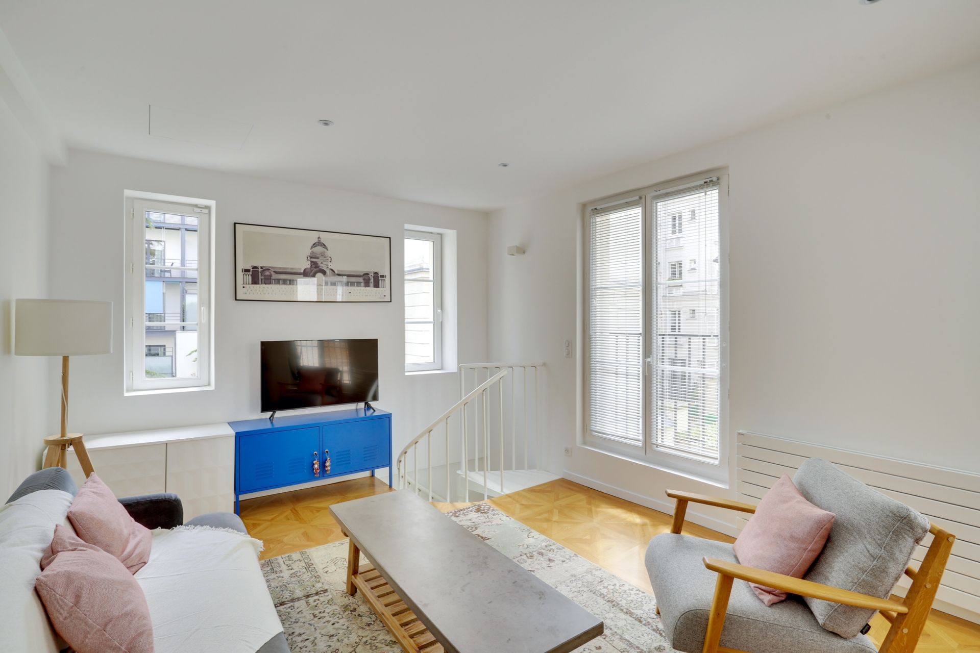 luxury house 3 Rooms for sale on PARIS (75116)