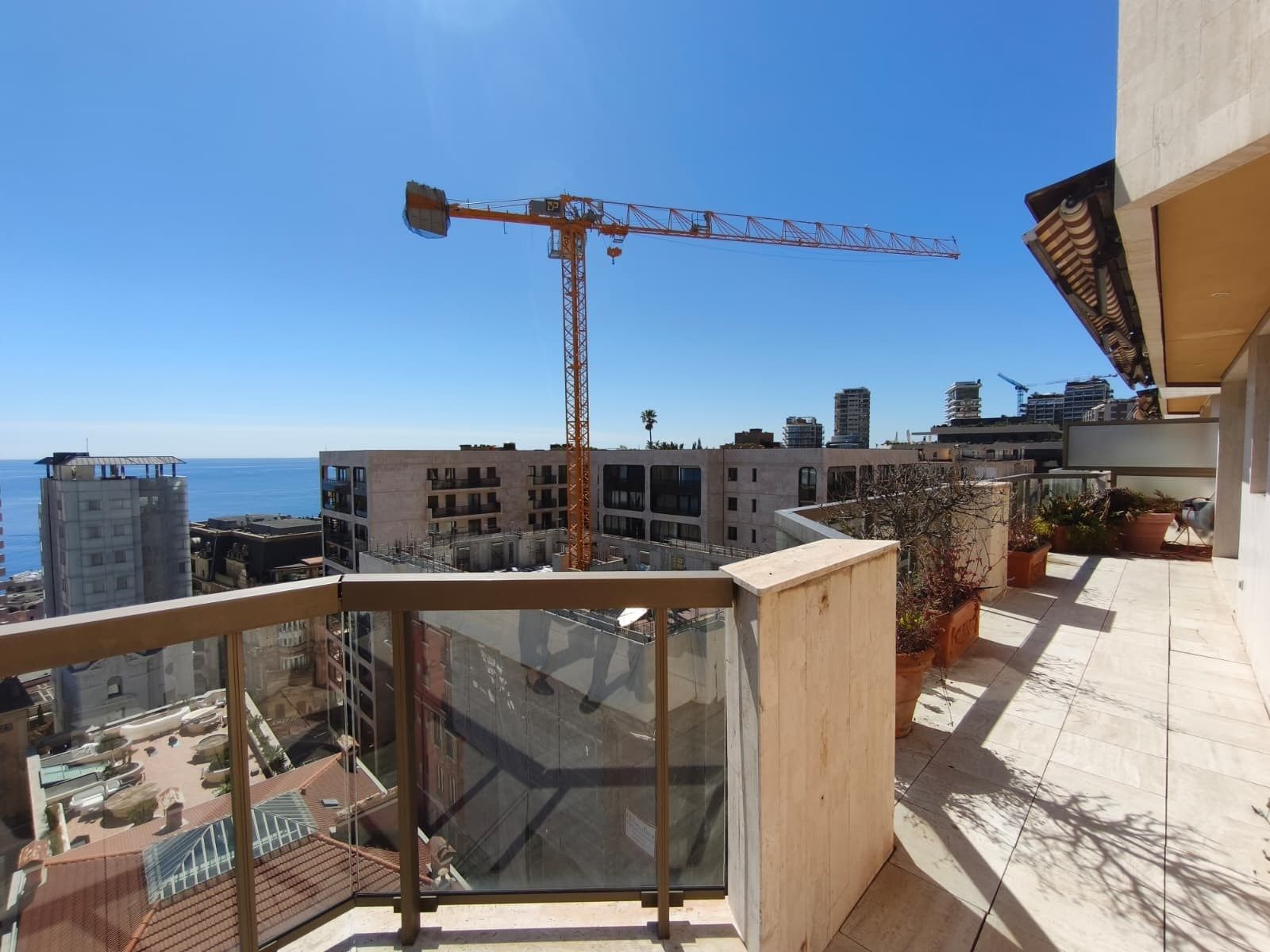 luxury apartment 5 Rooms for rent on MONACO (98000)