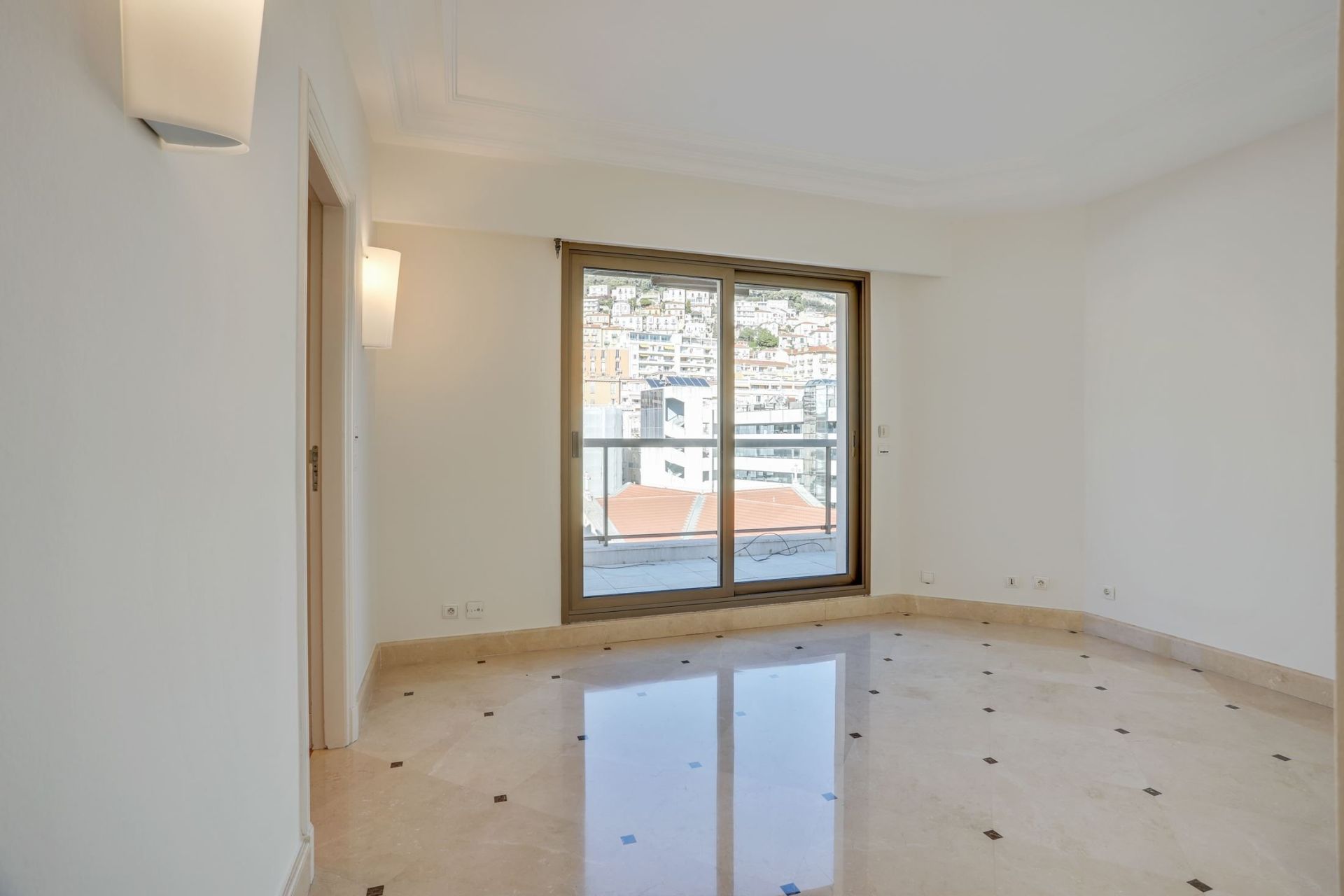 luxury apartment 5 Rooms for rent on MONACO (98000)