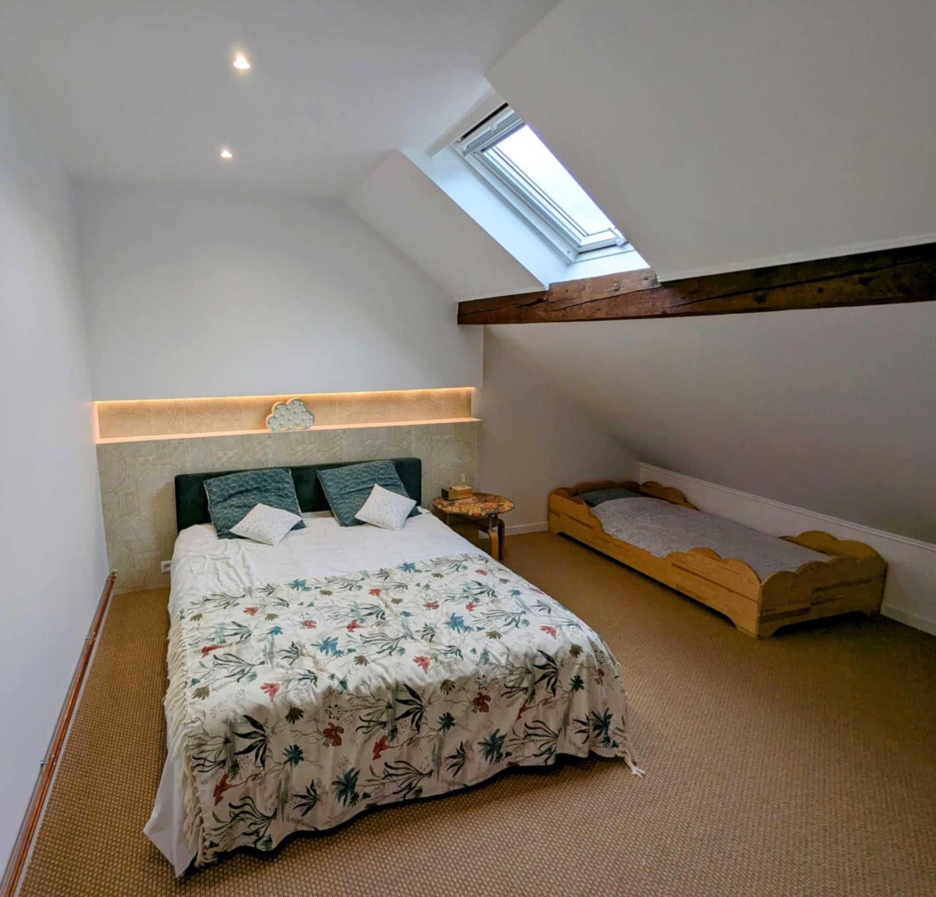 luxury apartment 9 Rooms for sale on EVIAN LES BAINS (74500)