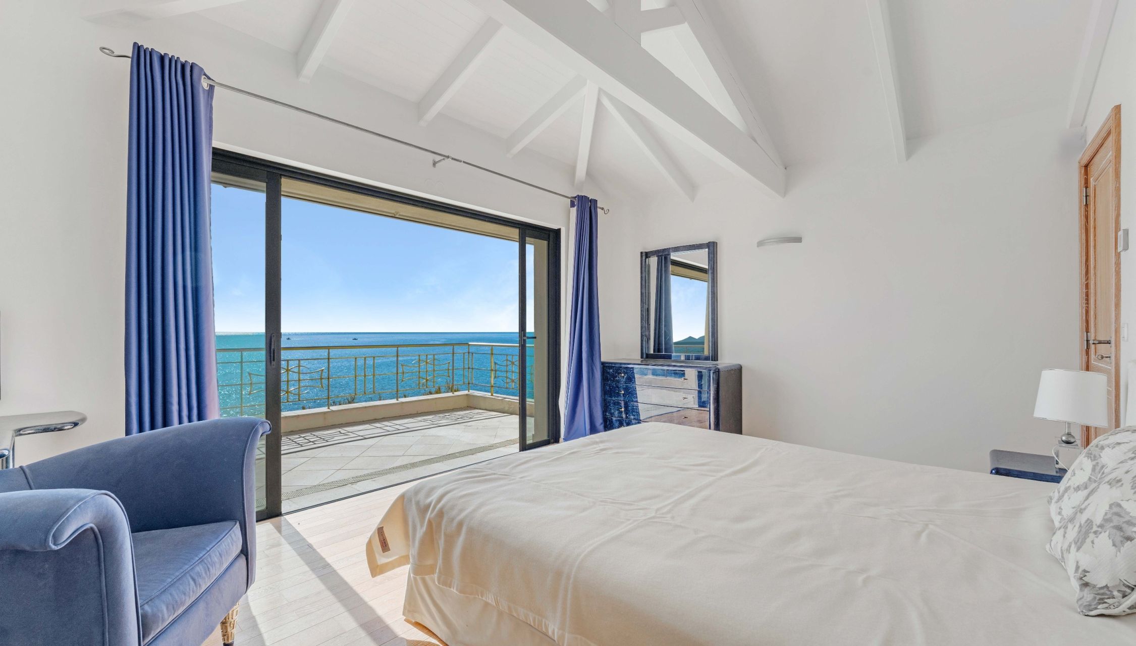 villa de luxe 7 Pièces en vente sur LES ISSAMBRES (83380)