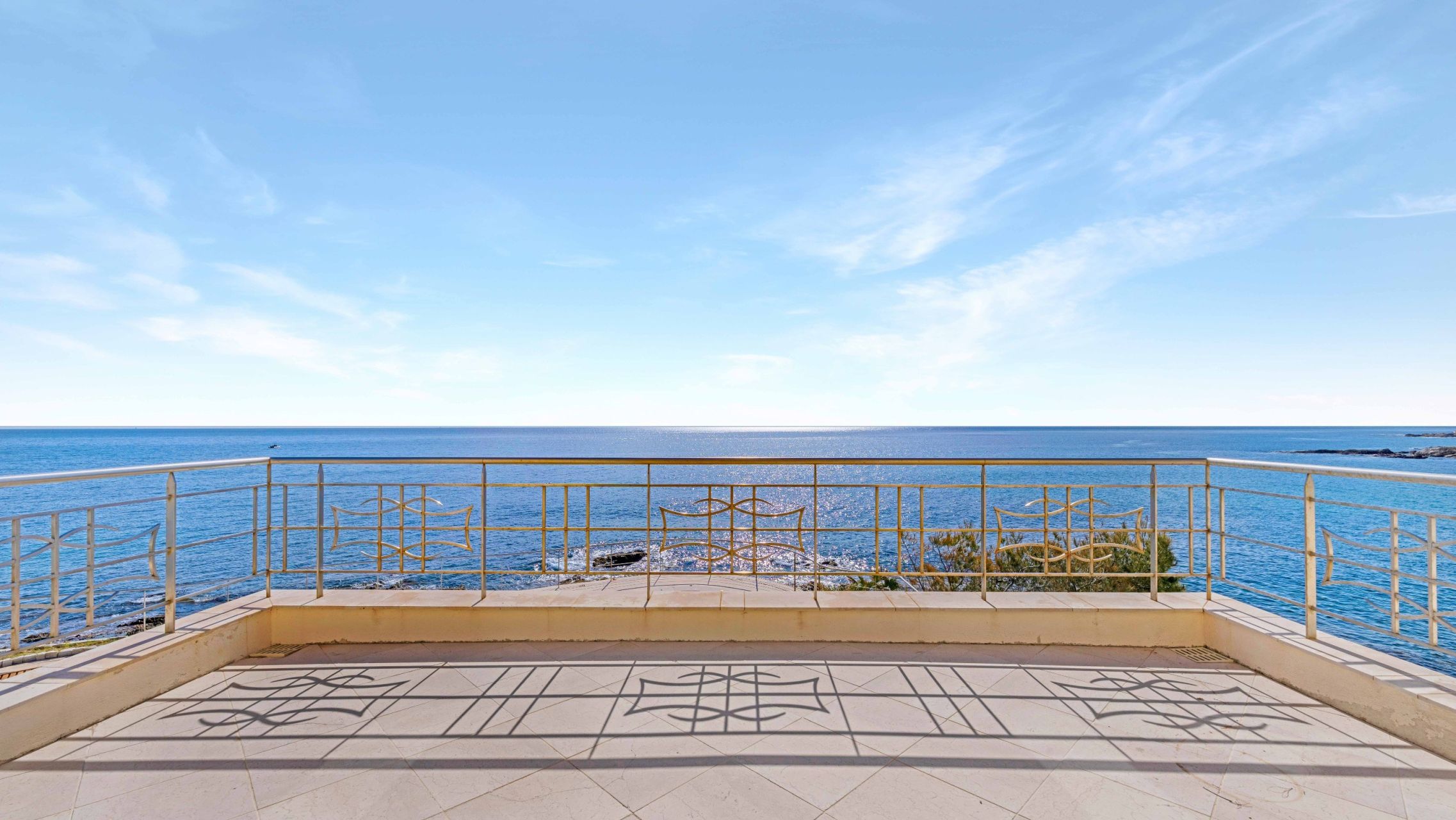 villa de luxe 7 Pièces en vente sur LES ISSAMBRES (83380)