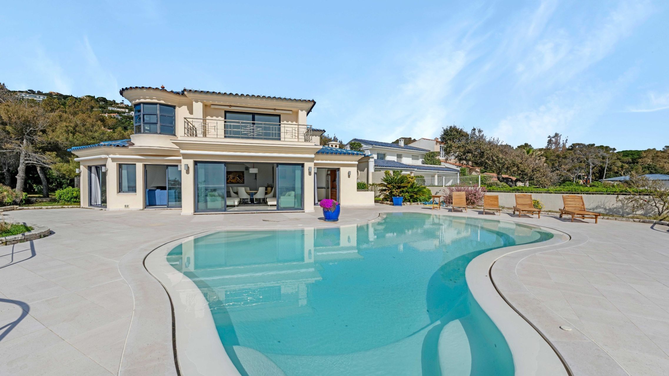 villa de luxe 7 Pièces en vente sur LES ISSAMBRES (83380)