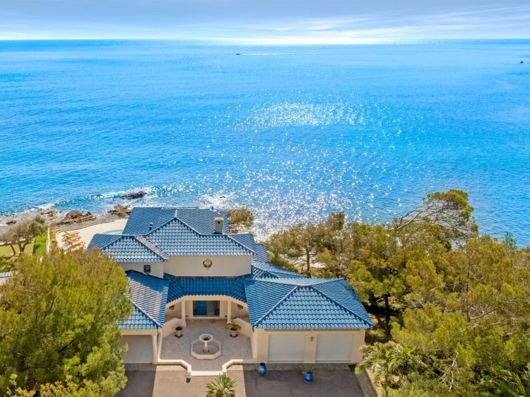 villa de luxe 7 Pièces en vente sur LES ISSAMBRES (83380)