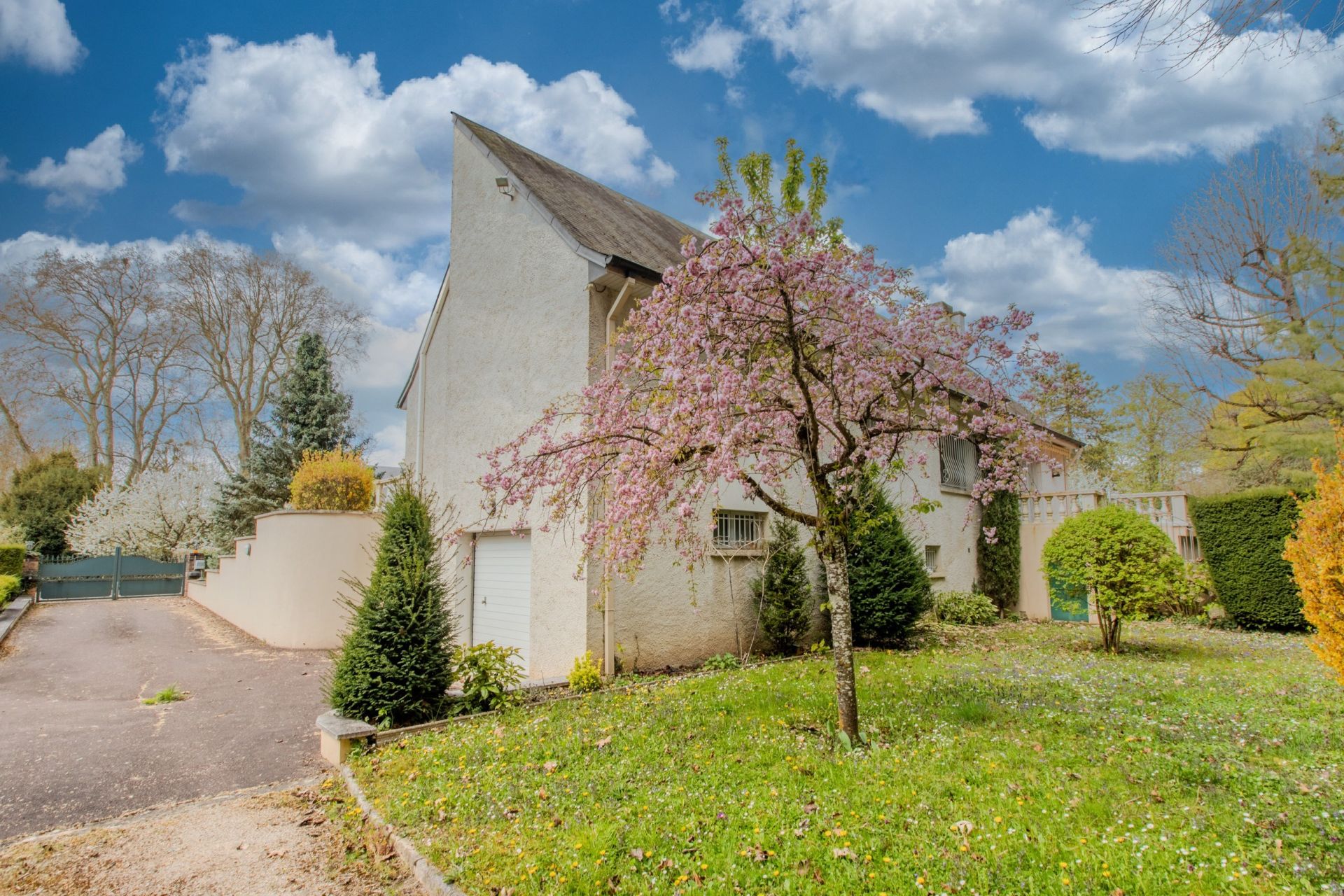 luxury house 10 Rooms for sale on VOUGEOT (21640)