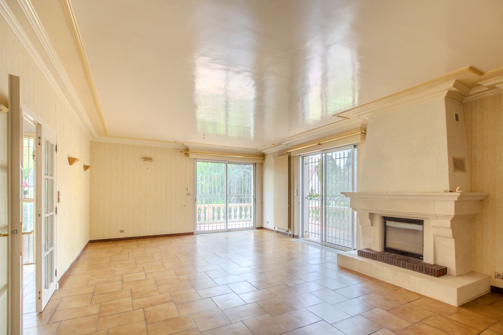 luxury house 10 Rooms for sale on VOUGEOT (21640)